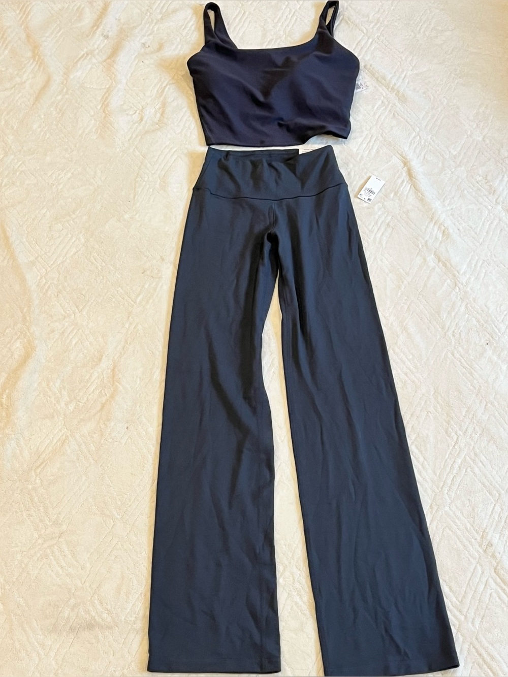 High-Waist straight Leg Lounge
Pants and top - Picture 2 of 6